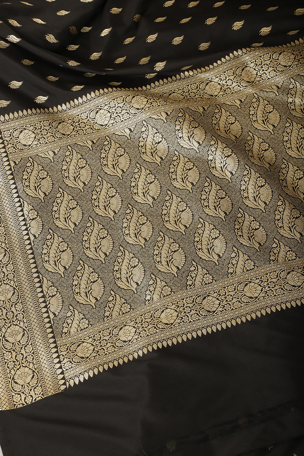 Black Banarasi Woven SIlk Saree - Image 4