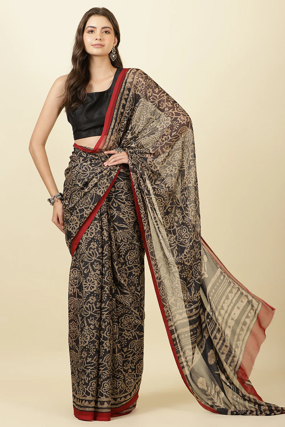 Black  Chiffon Floral Printed Saree - Image 2
