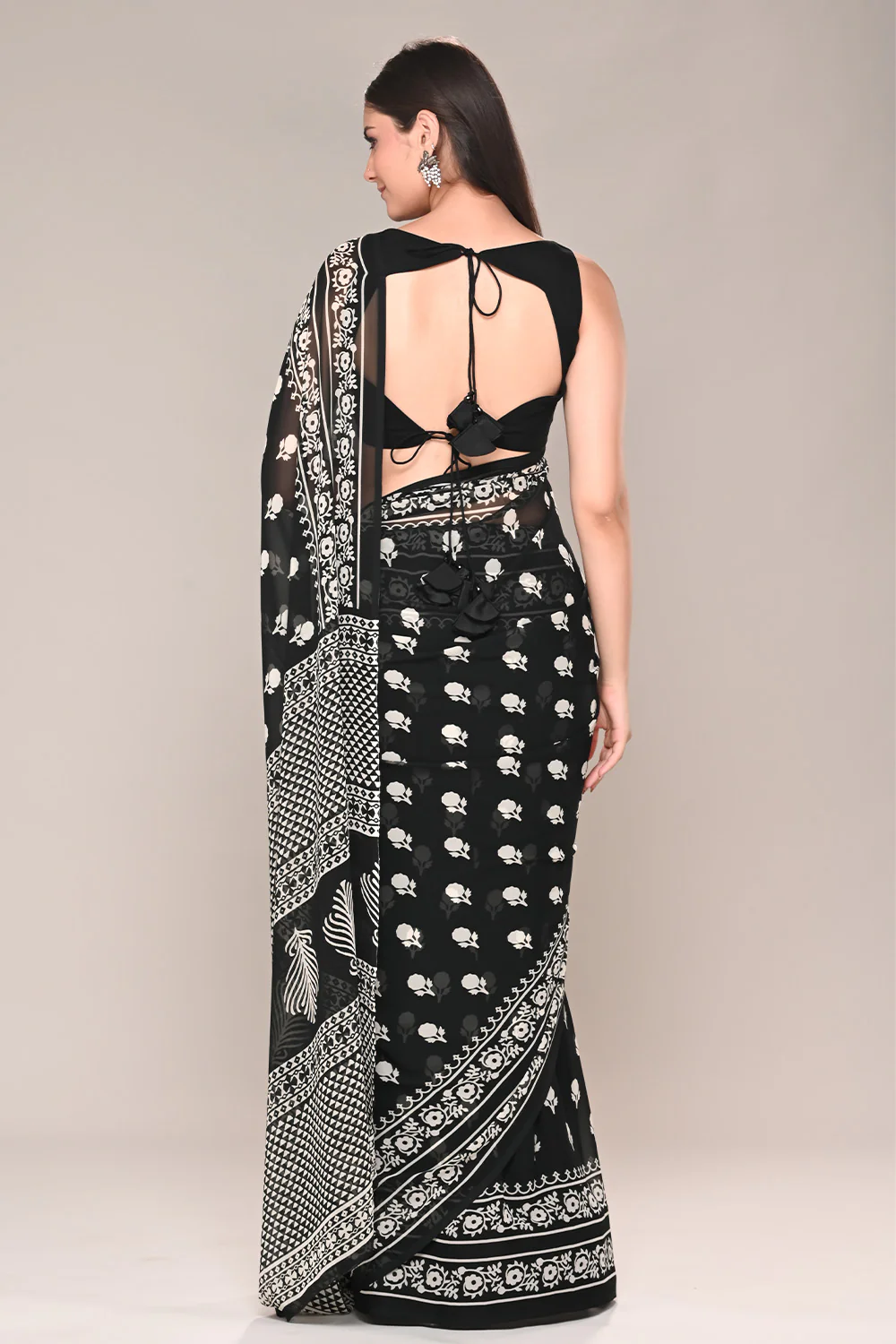 Black Color Printed Georgette Saree - Image 3