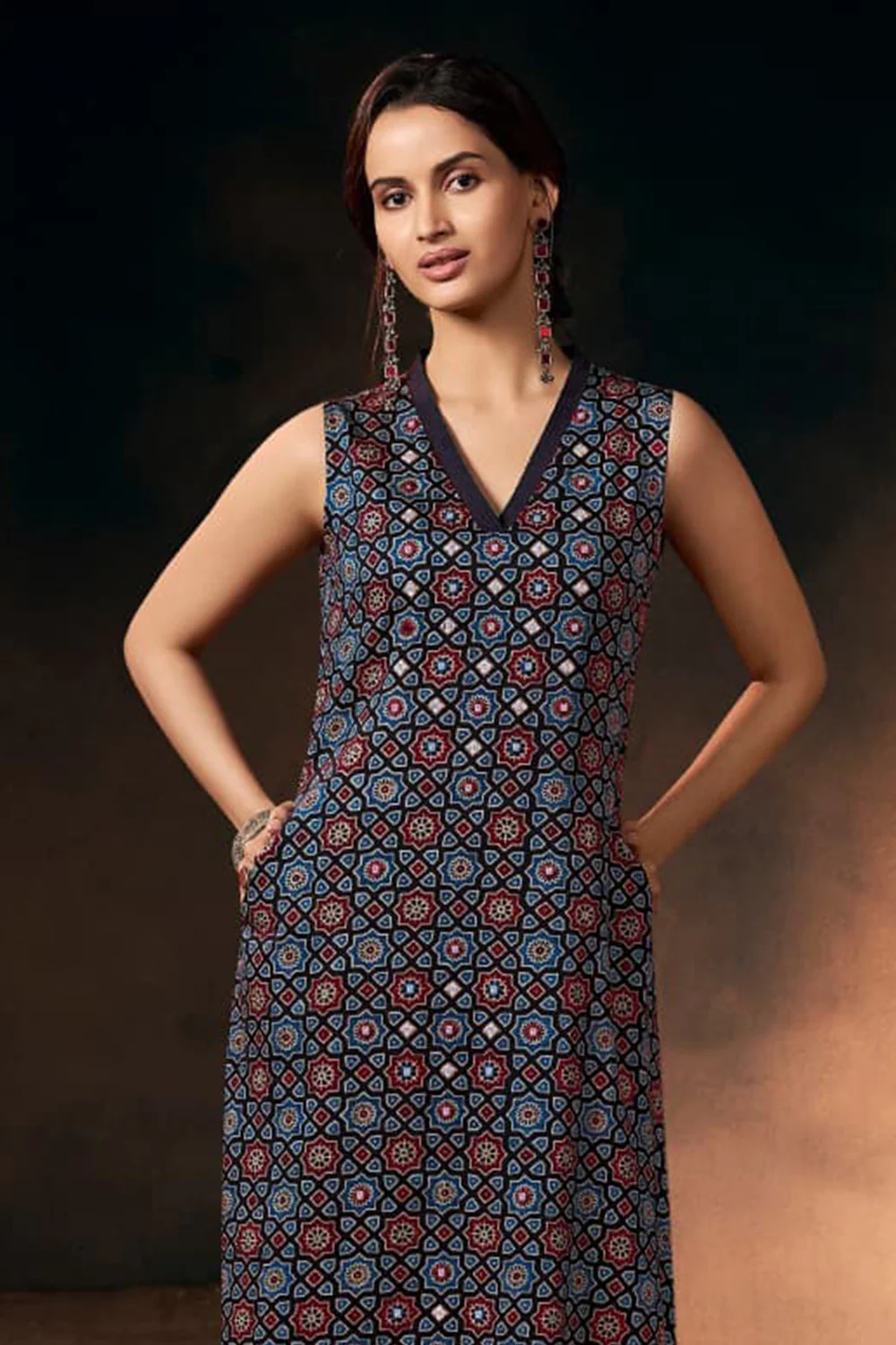 Black Muslin Printed And Mirror Work Kurta Set - Image 2