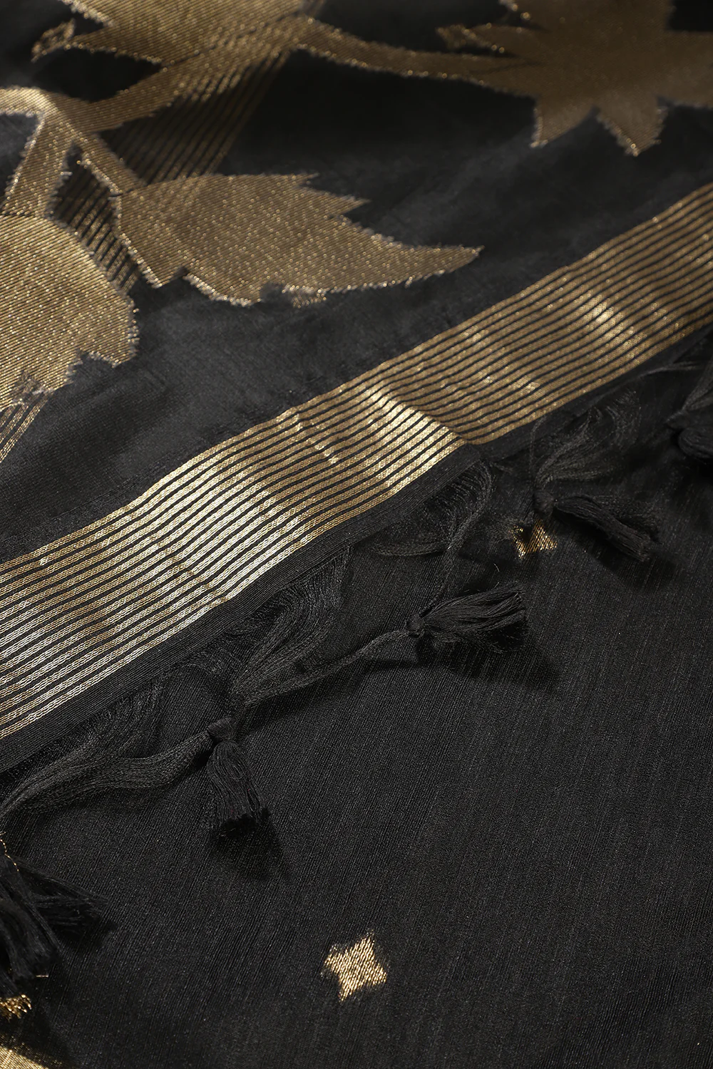 Black Tussar Silk Floral Zari Woven Saree - Image 4