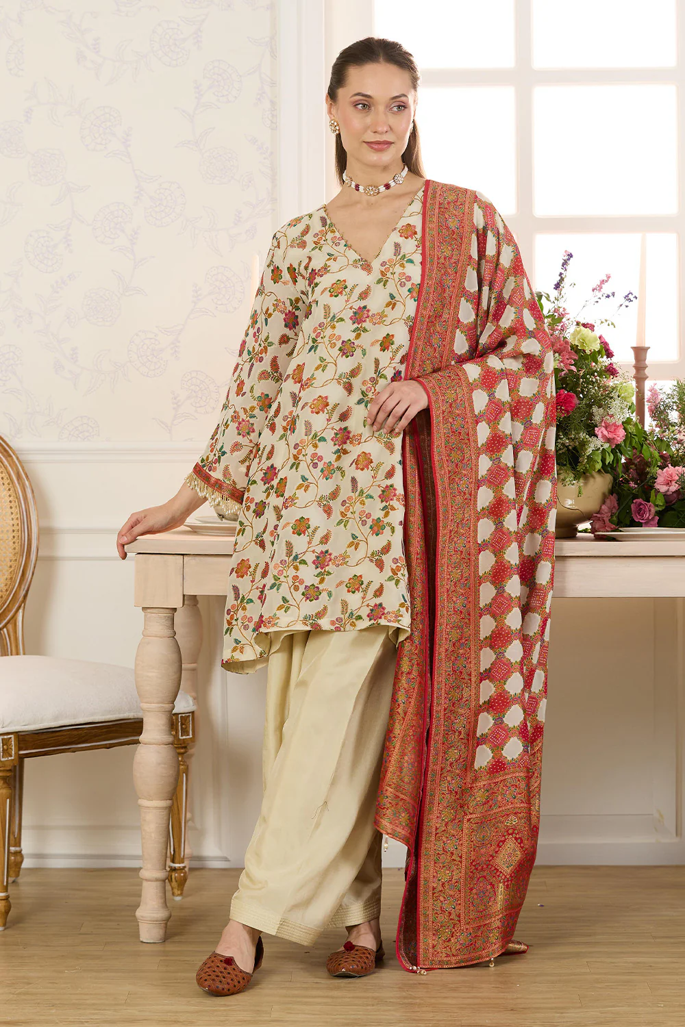 Cream Georgette Floral Resham Woven Unstitched Suit Material - Image 5