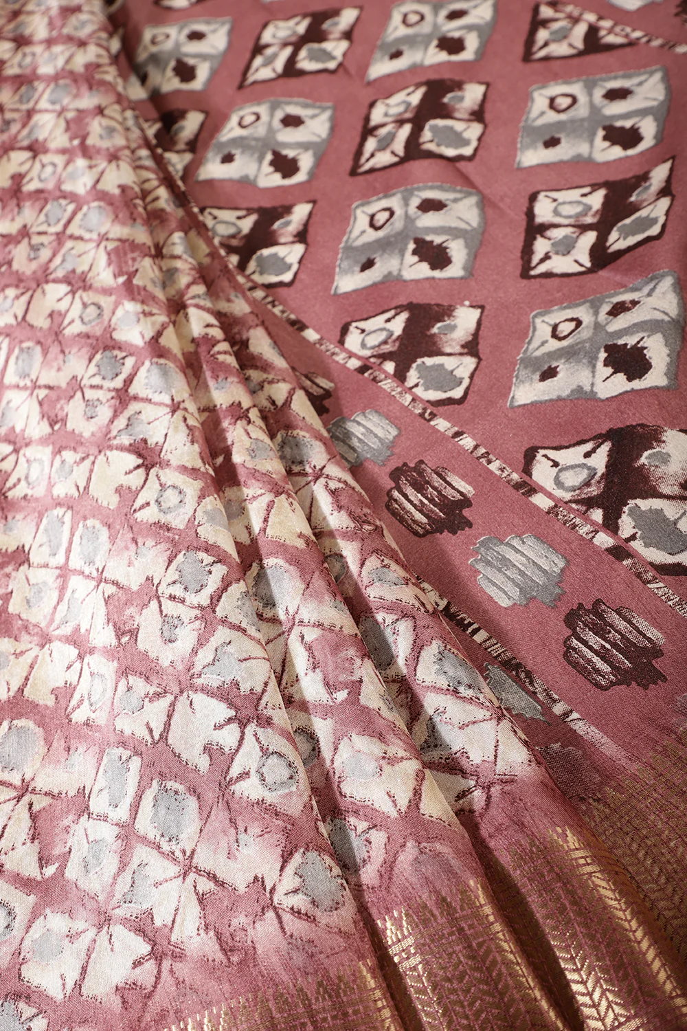 Dark Mauve Color Cotton Silk Abstract Printed Saree - Image 3