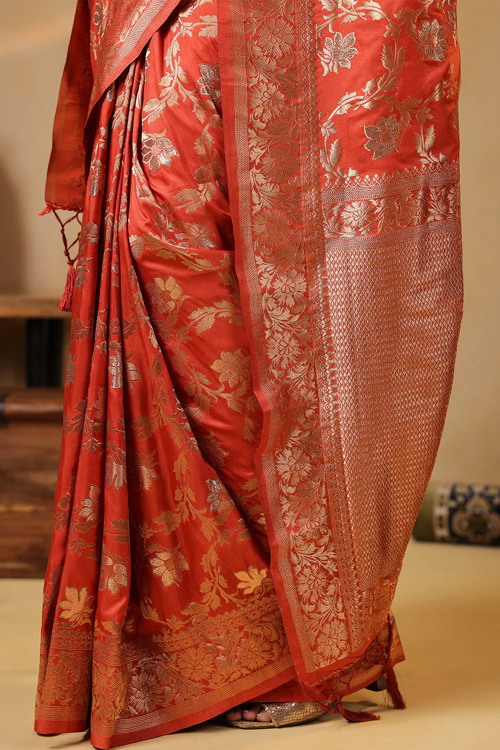 Dark Peach Zari Floral Woven Silk Saree - Image 9