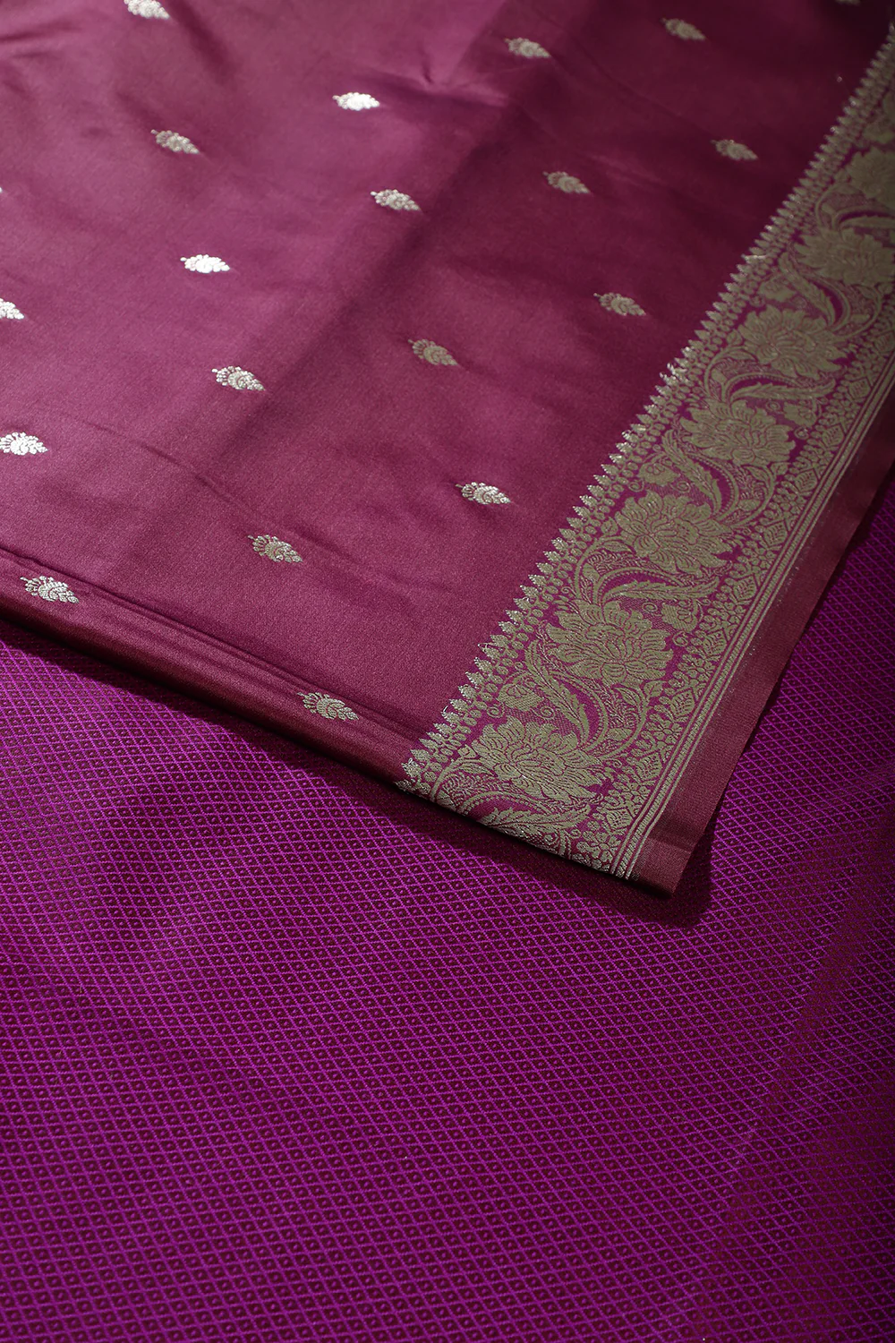 Dark Scarlet Banarsi Silk Zari Woven Saree - Image 4