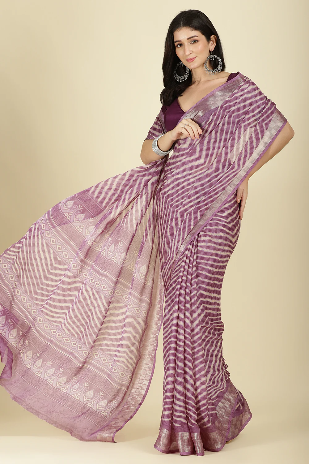 Dusky Purple Color Chiffon Leheriya Printed Saree - Image 4