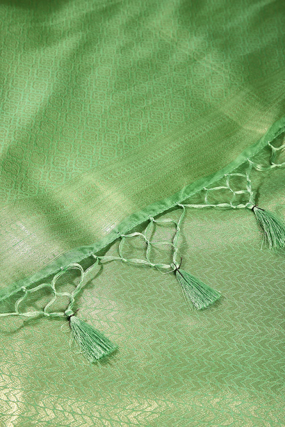 Faded Green Color Zari Woven South Silk Saree - Image 4