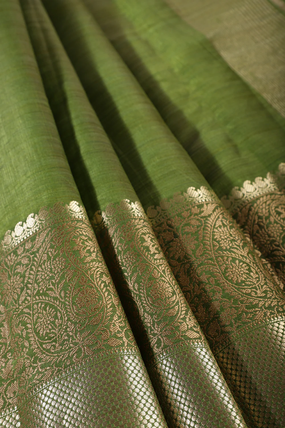 Green Cotton Silk Woven Saree - Image 3