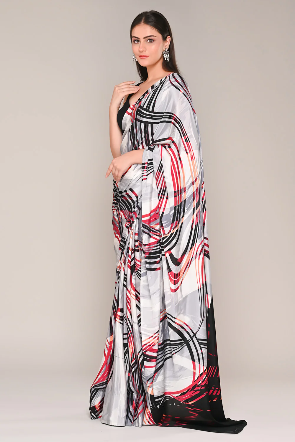 Grey Color Abstract Printed Crepe Saree - Image 2