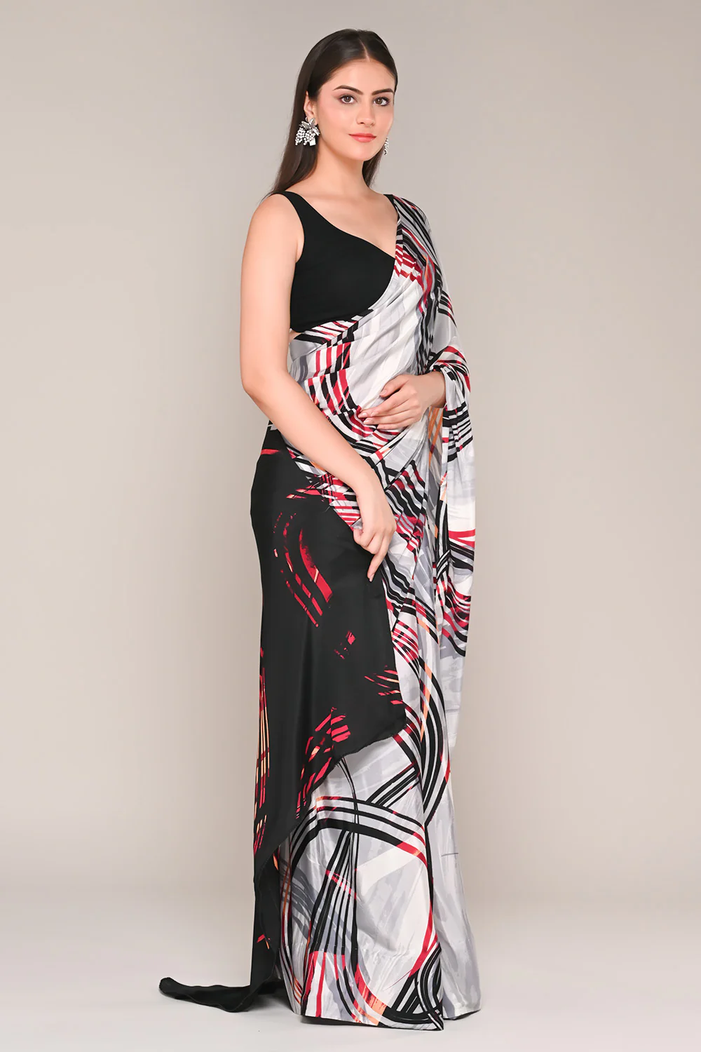 Grey Color Abstract Printed Crepe Saree - Image 3
