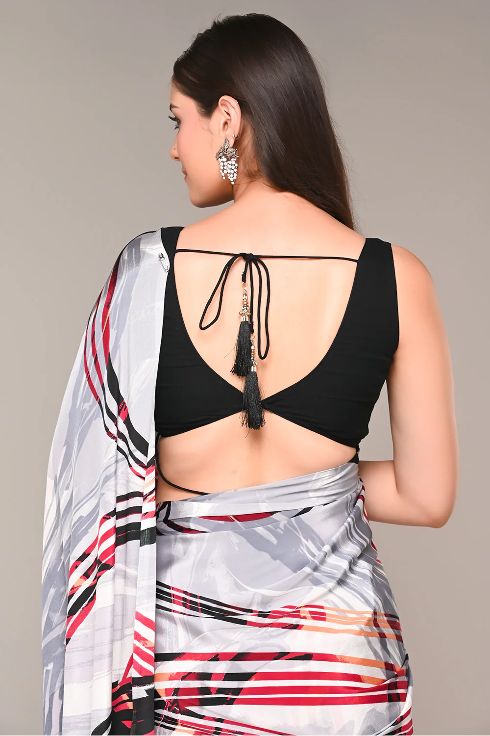 Grey Color Abstract Printed Crepe Saree - Image 7