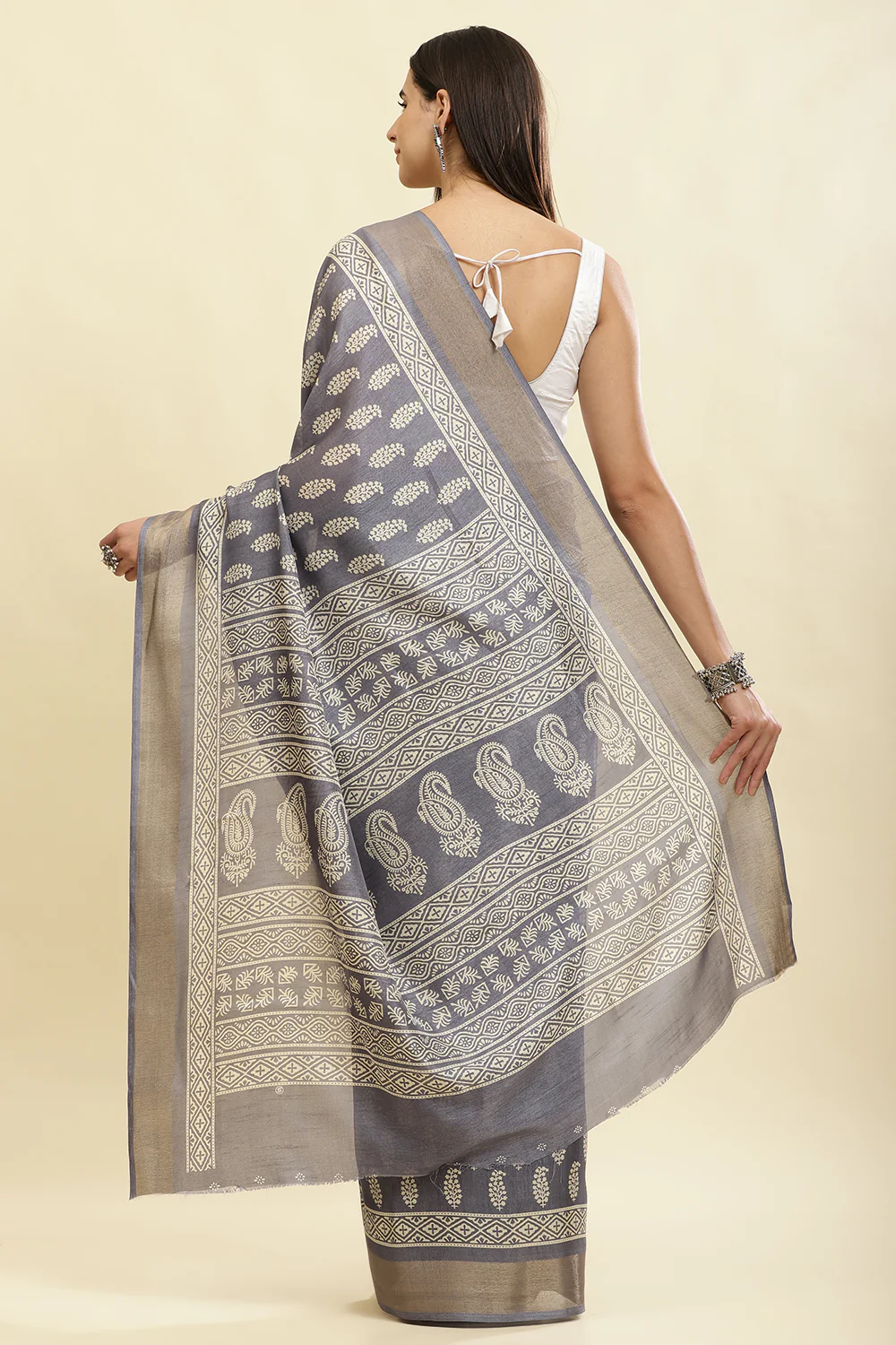 Grey Color Cotton Silk Boota Printed And Zari Woven Saree - Image 5