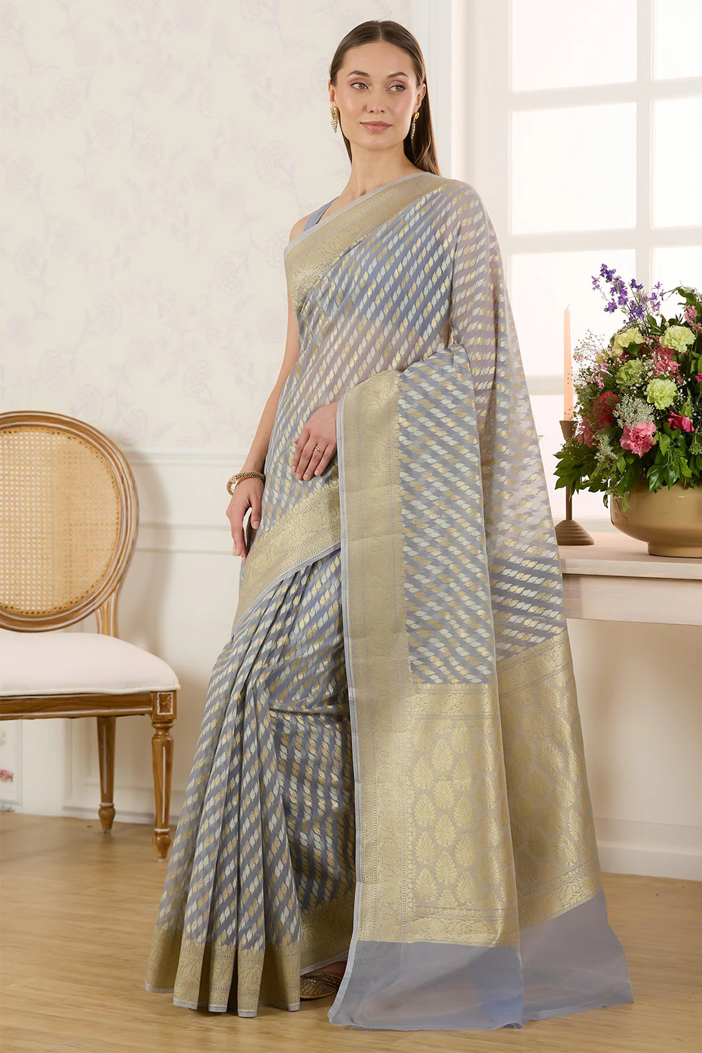 Grey Metalic Tissue Zari Woven Saree - Image 2