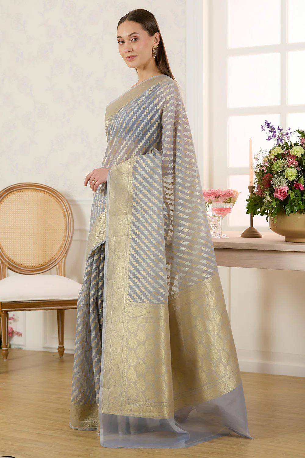 Grey Metalic Tissue Zari Woven Saree - Image 4