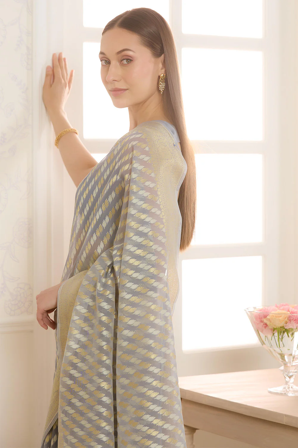 Grey Metalic Tissue Zari Woven Saree - Image 7