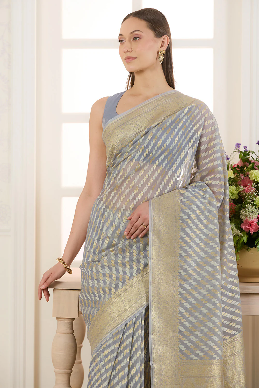 Grey Metalic Tissue Zari Woven Saree - Image 8