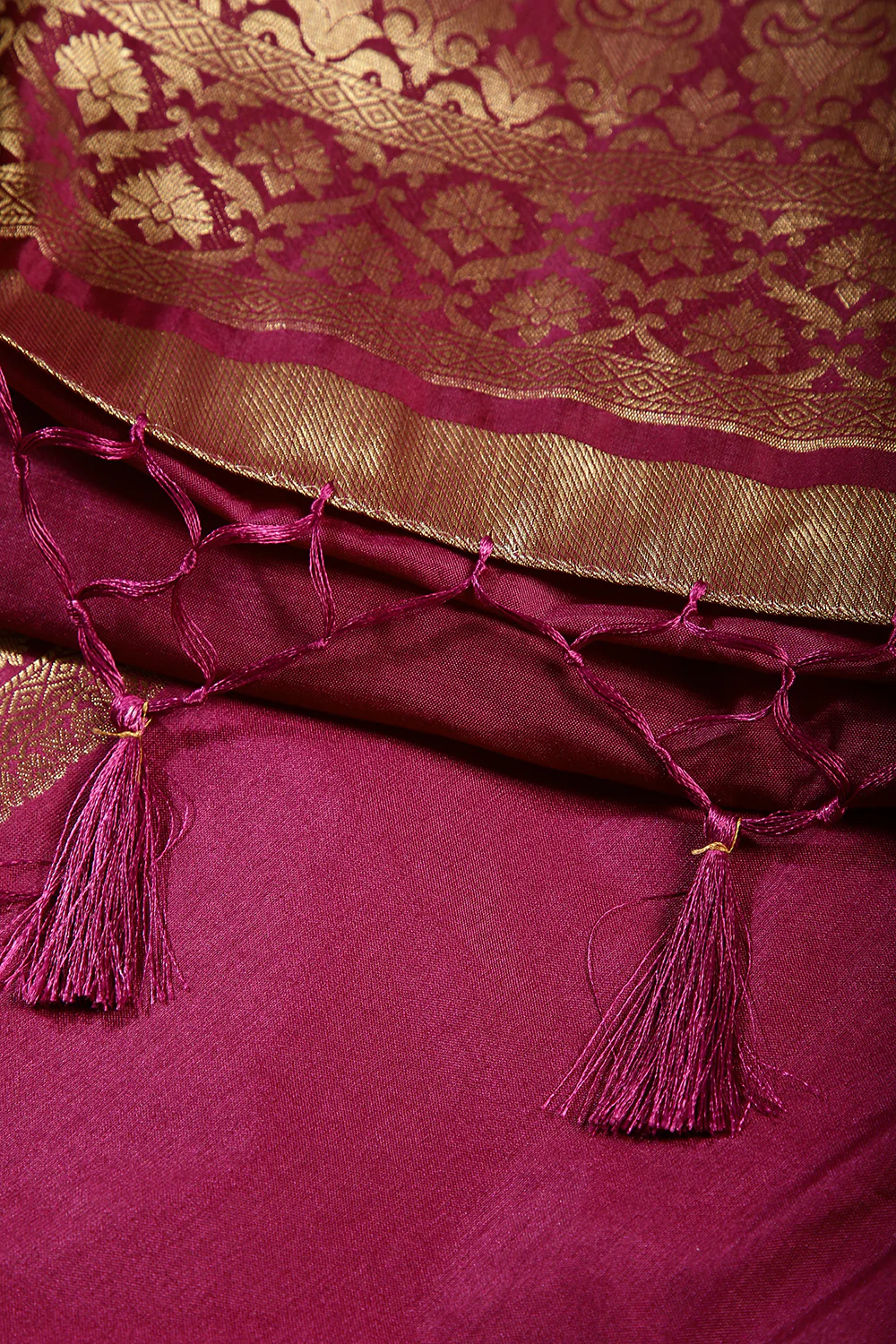Mulberry Colour Silk Woven Saree - Image 2