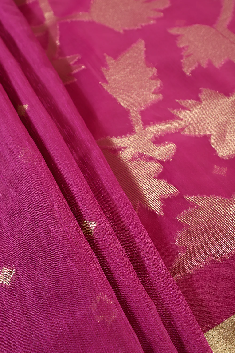 Purple Tussar Silk Floral Zari Woven Saree - Image 3