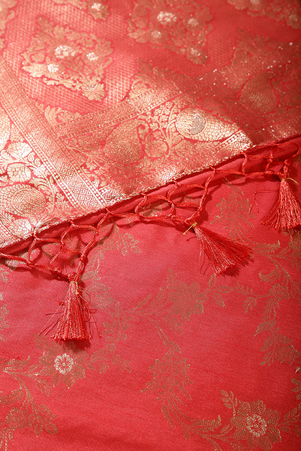 Maroon Color Zari Woven South Silk Saree - Image 3