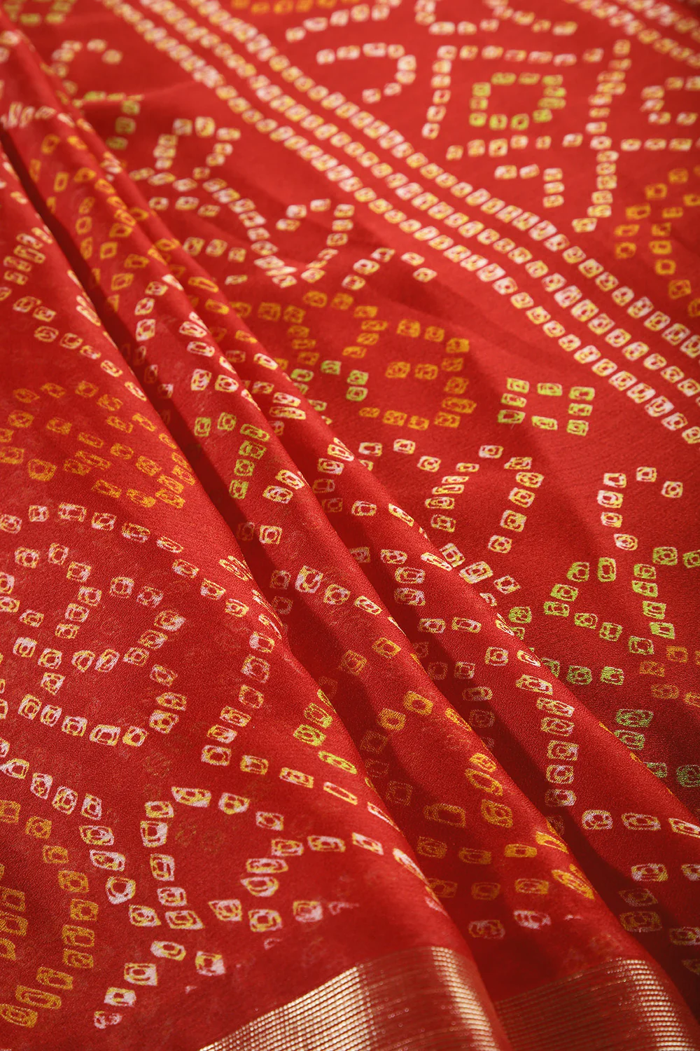 Red Colour Chiffon Bandhani Printed Saree - Image 3