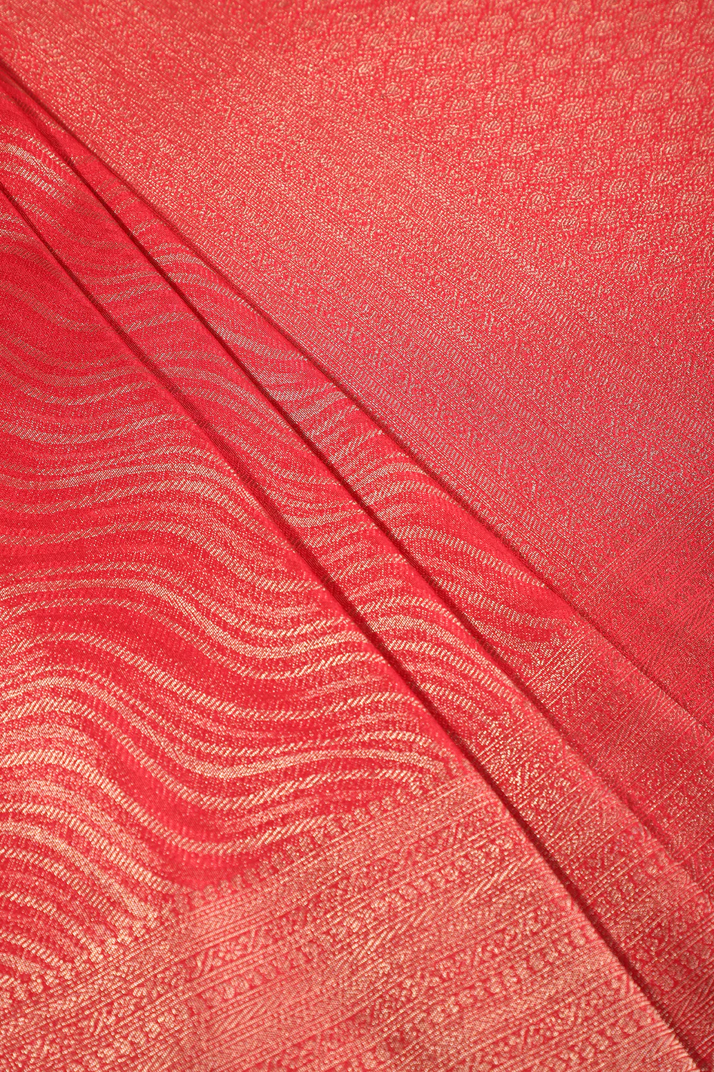 Red Colour Soft Silk Leheria Zari Woven Saree - Image 3