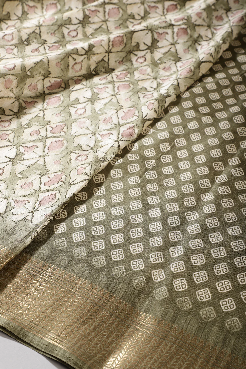 Sage Green Color Cotton Silk Abstract Printed Saree - Image 4