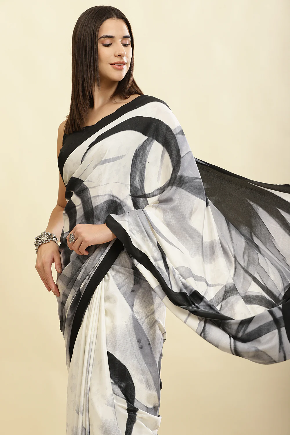 White Printed Crepe Silk Saree - Image 5